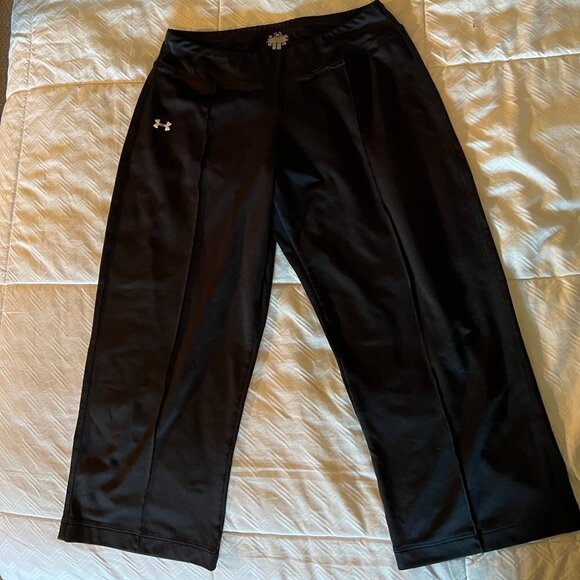 Under Armour Women's workout wide legged cropped pant, Size Medium - Picture 1 of 4